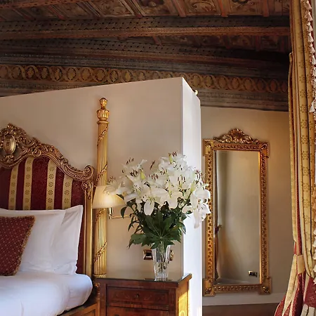 מלון Alchymist Castle