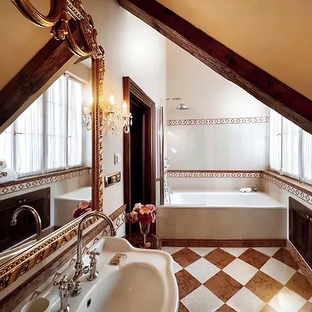 Ξενοδοχείο Alchymist Castle 5*